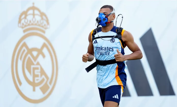 mbappe entrenando con la mascara de Pintus 21-08-2024 (Foto: RealMadrid.com)